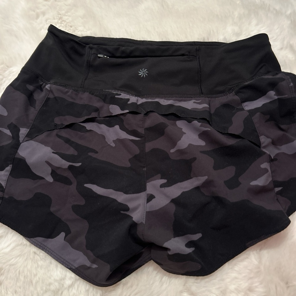 athleta shorts size small camo